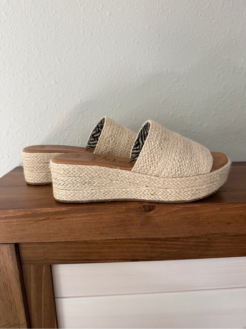Platform Slide Sandals - Picture 3 of 5